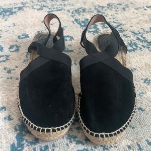 Black close toed shoes